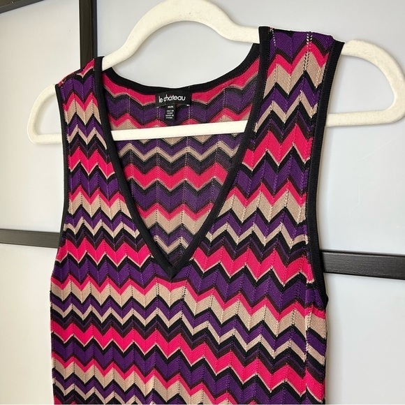 [M] NWOT Le Chateau 95% Viscose Pink, Purple & Black Chevron Pattern Tank Top - Picture 5 of 11
